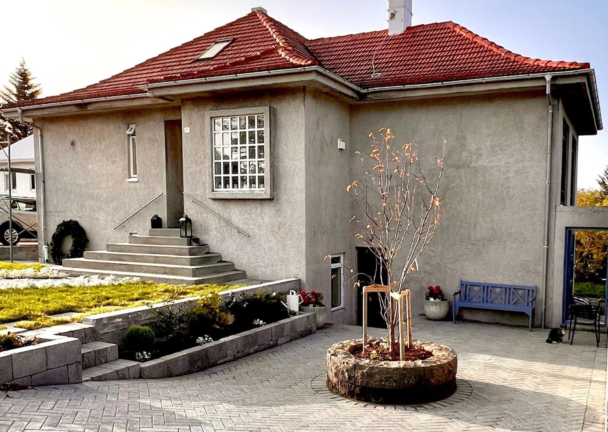 Casa Disa - A Boutique In City's Park And Botanical Garden In Laugardalur, Hot-spring-valley